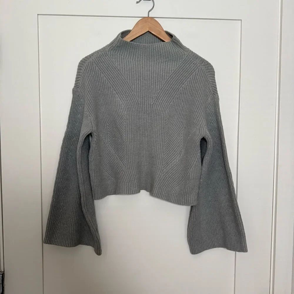 Anthropologie Maeve The Katey Sweater Sz XS Gray Mock Neck Bell Sleeve Knit Boho
